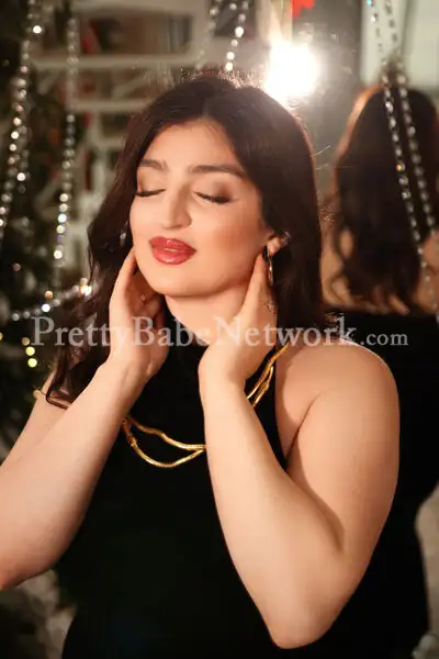 NRI Lady Nitika Jain—One of the Mumbai VIP Escorts Just a Step Away From You